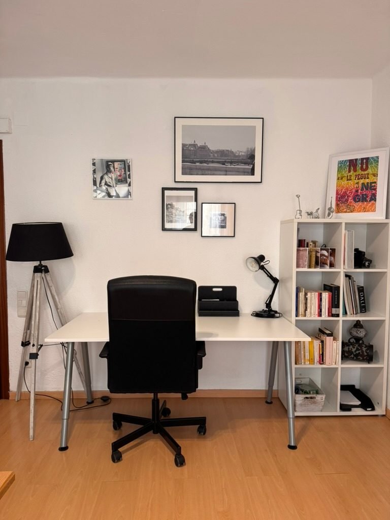 Escritorio de trabajo del apartamento